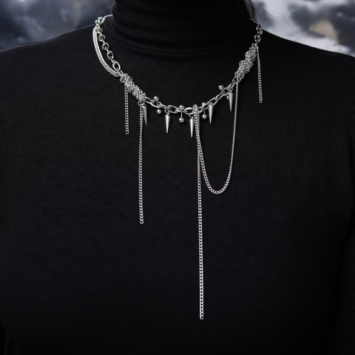 Collier avec nœud en argent
