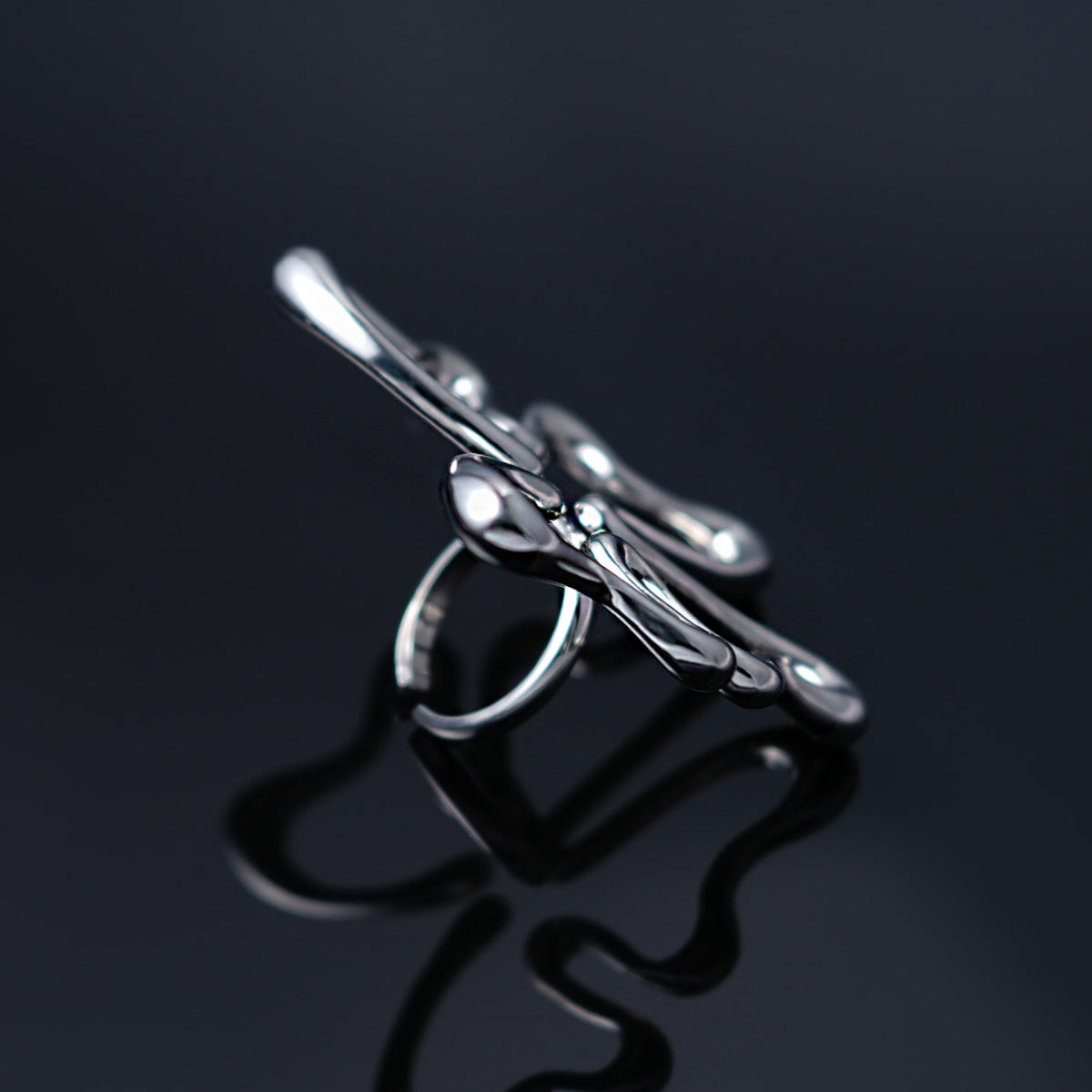 KOMETA Gravity Butterfly Trail Ring