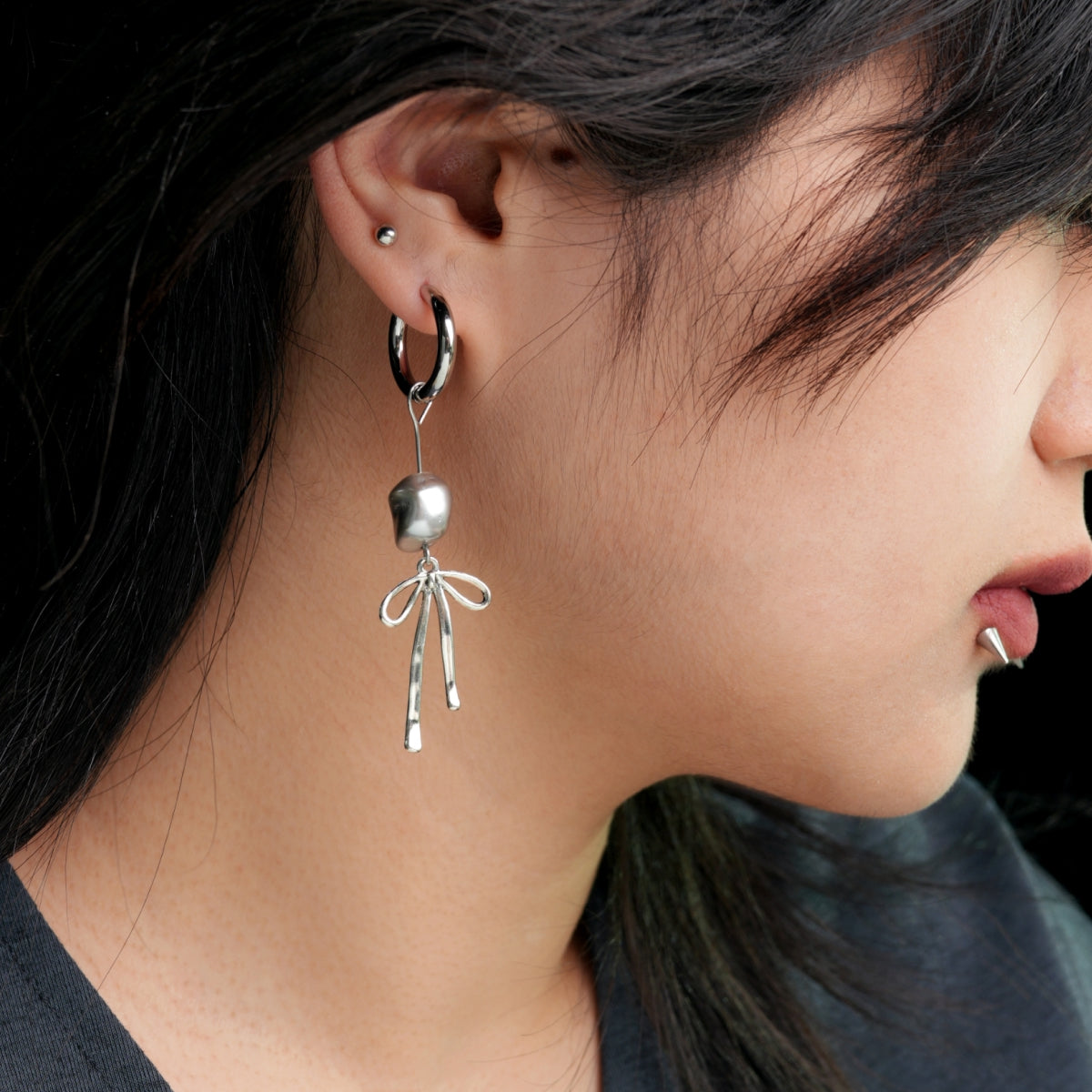 KOMETA Soft Chrome Earrings