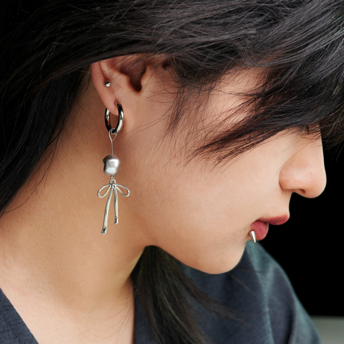 KOMETA Soft Chrome Earrings