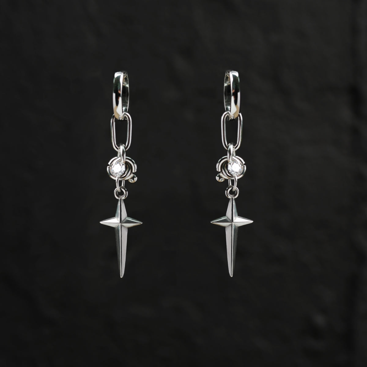 Boucles d'oreilles poignards étoilés
